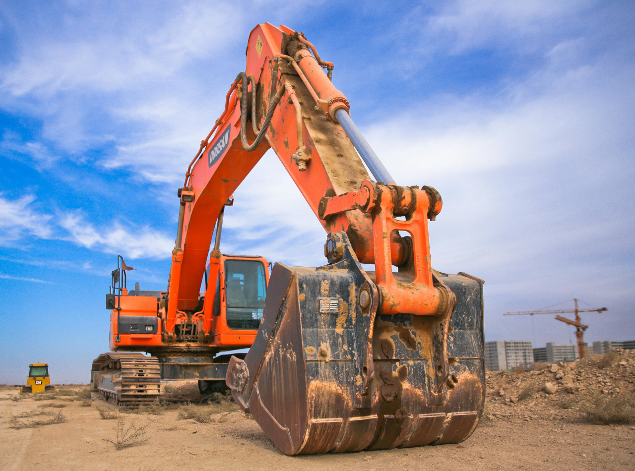 pomarańczowa koparka